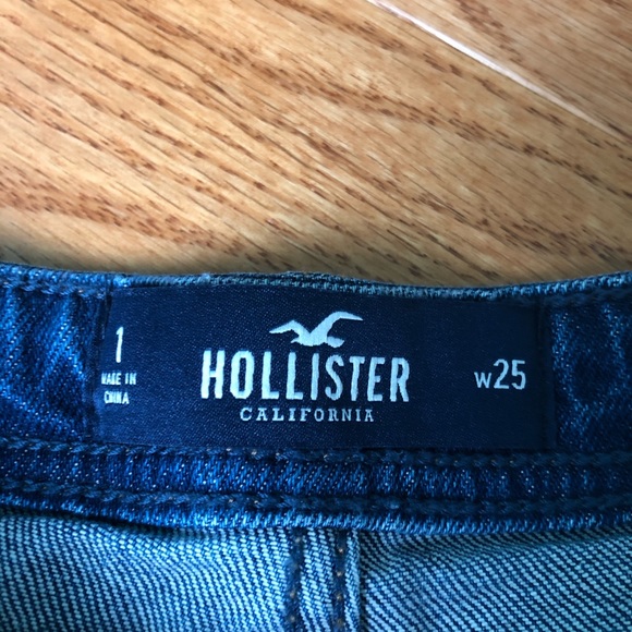 Hollister High-Rise Boyfriend Denim Shorts - Picture 4 of 6
